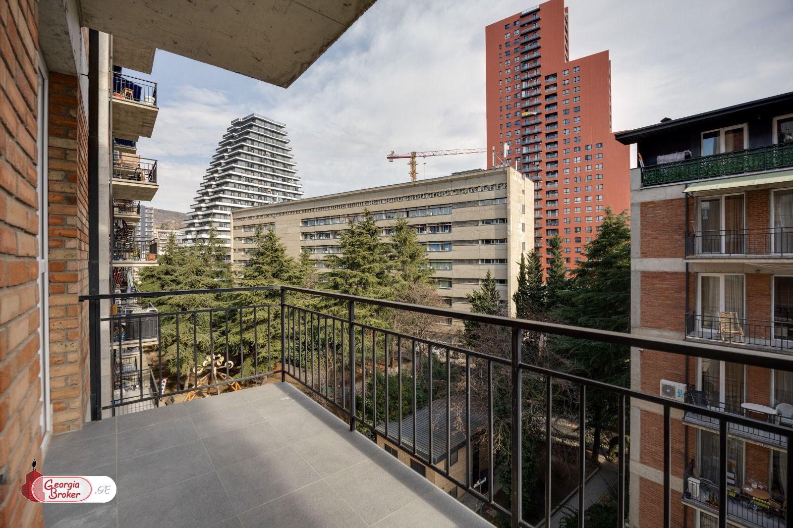 nearly repaired 3-room apartment for sale